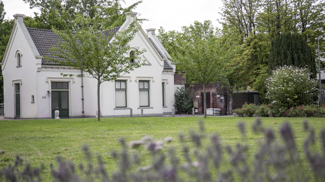 Voorkant uitvaartcentrum Jaffahuis Delft