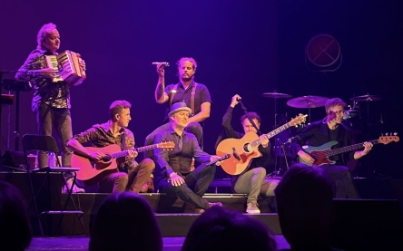 The evergreen top 2000 live band